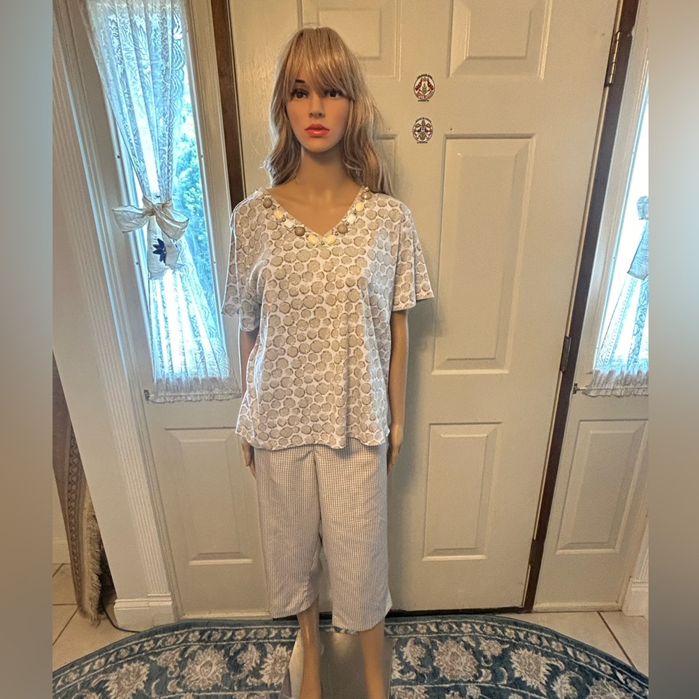 Hastings & Smith XL top & chekd crop pant paired crop pts by Kim Rogers by sz 16
